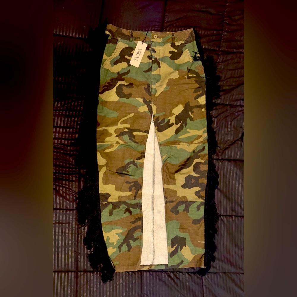 Micas camouflaged skirt w/tags